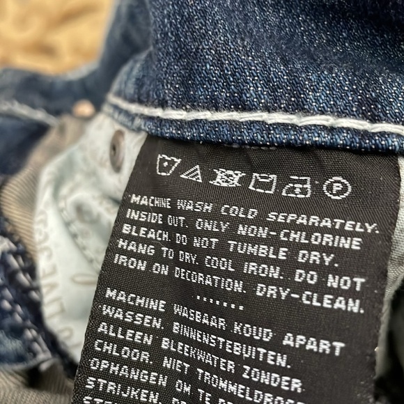 Harley Davidson size 4P curvy bootcut embellished wing mid rise jeans - Picture 14 of 14